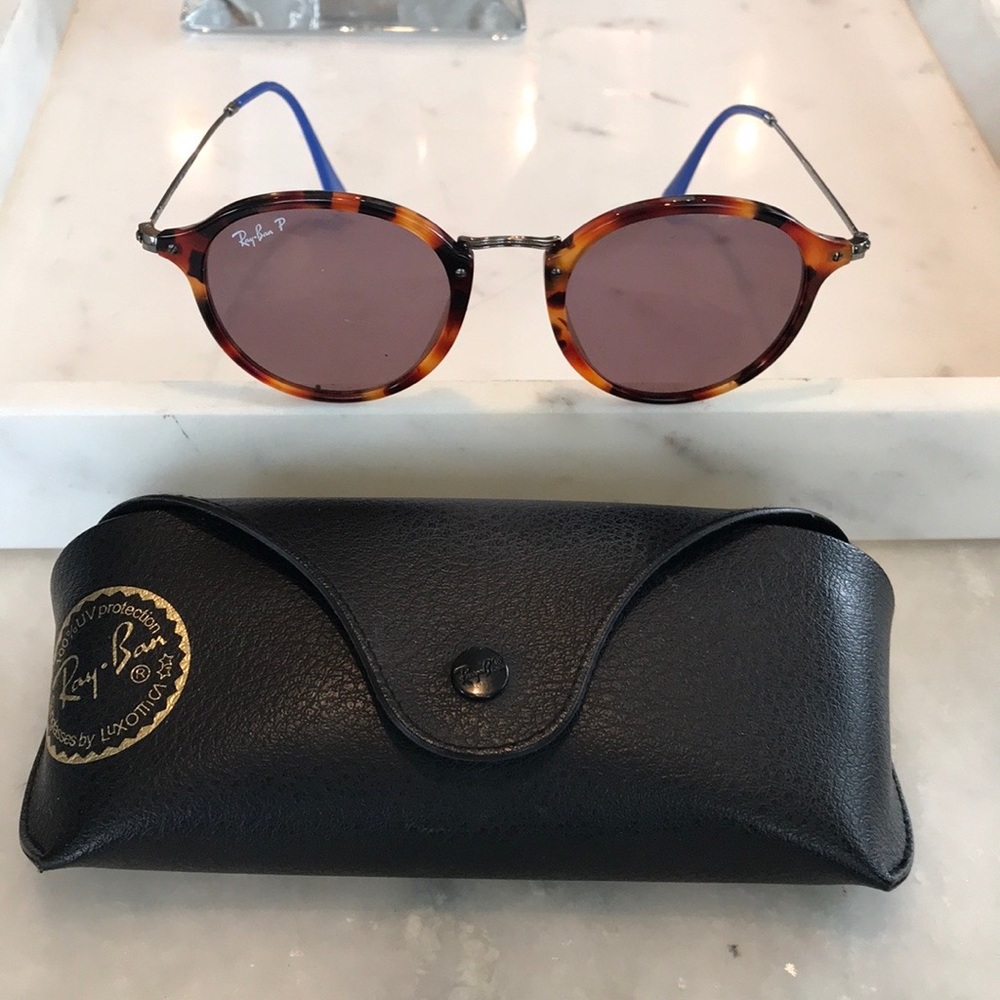 Ray Ban Round Fleck Tortoise Sunglasses